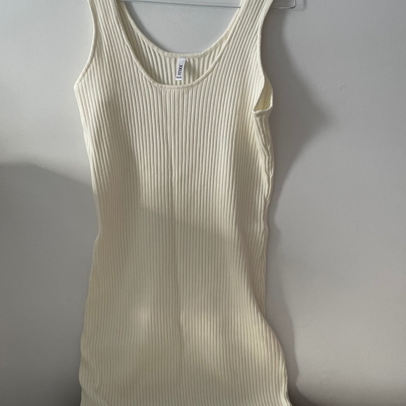 Dress - Picture 1 of 2